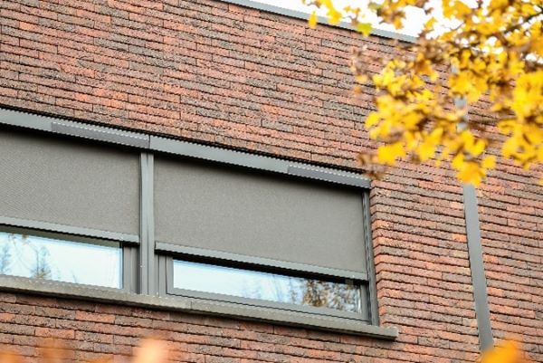 Voorkom oververhitting in huis met screens op zonne-energie